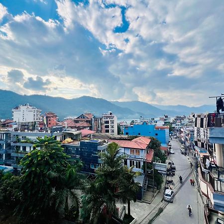 Hotel Donosti Pokhara Kültér fotó