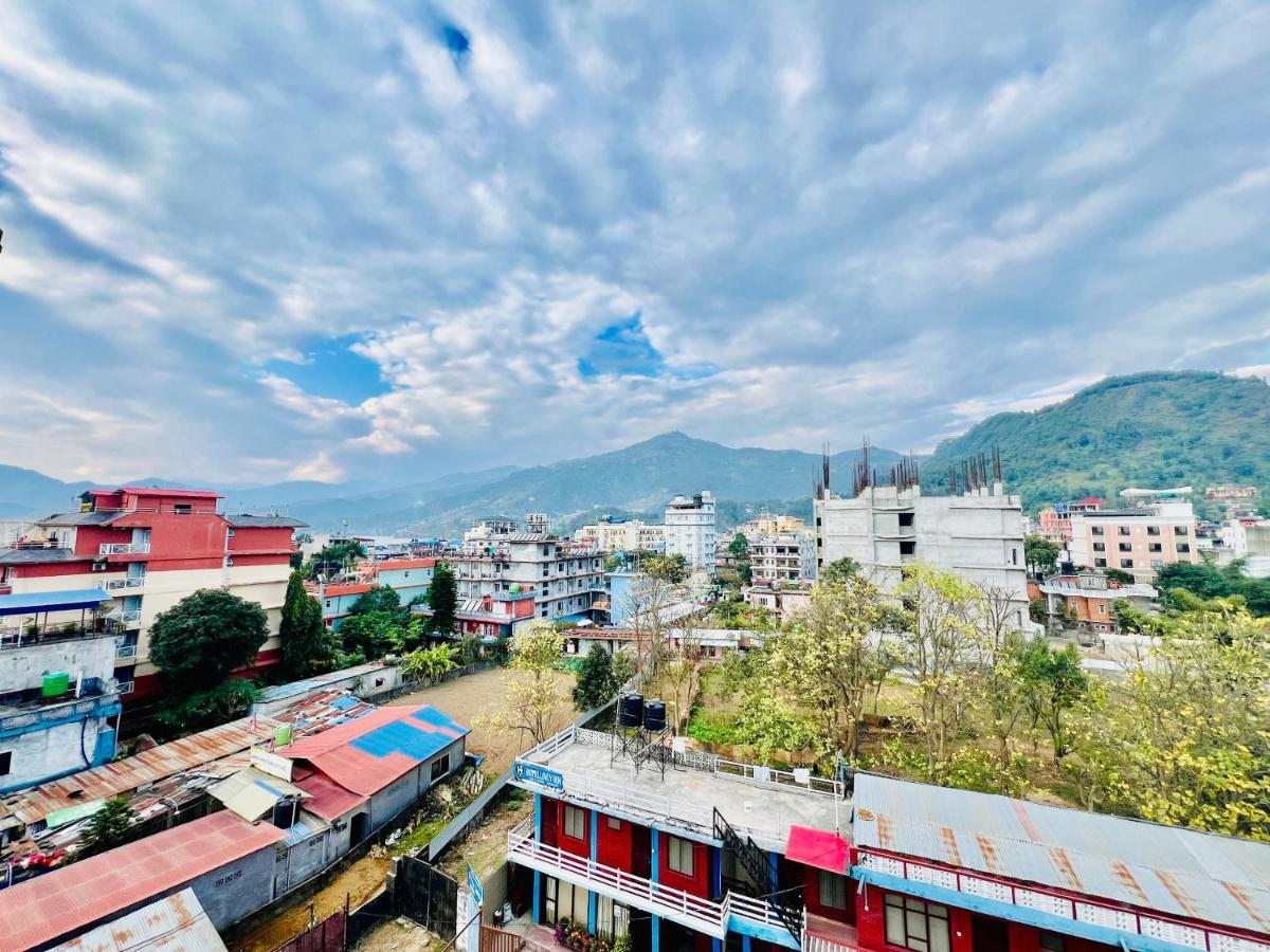 Hotel Donosti Pokhara Kültér fotó