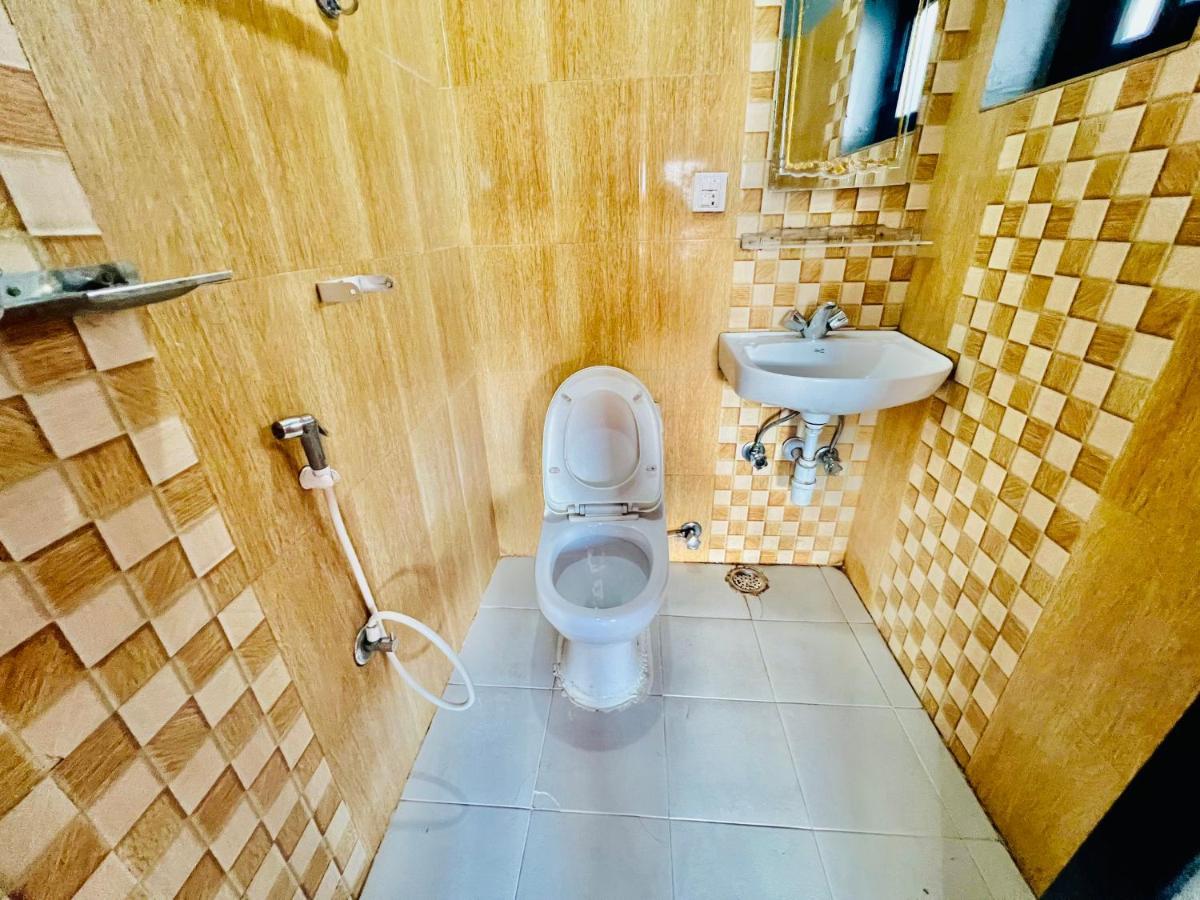 Hotel Donosti Pokhara Kültér fotó