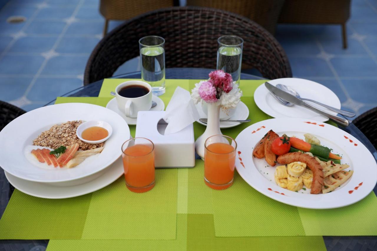 Hotel Donosti Pokhara Kültér fotó
